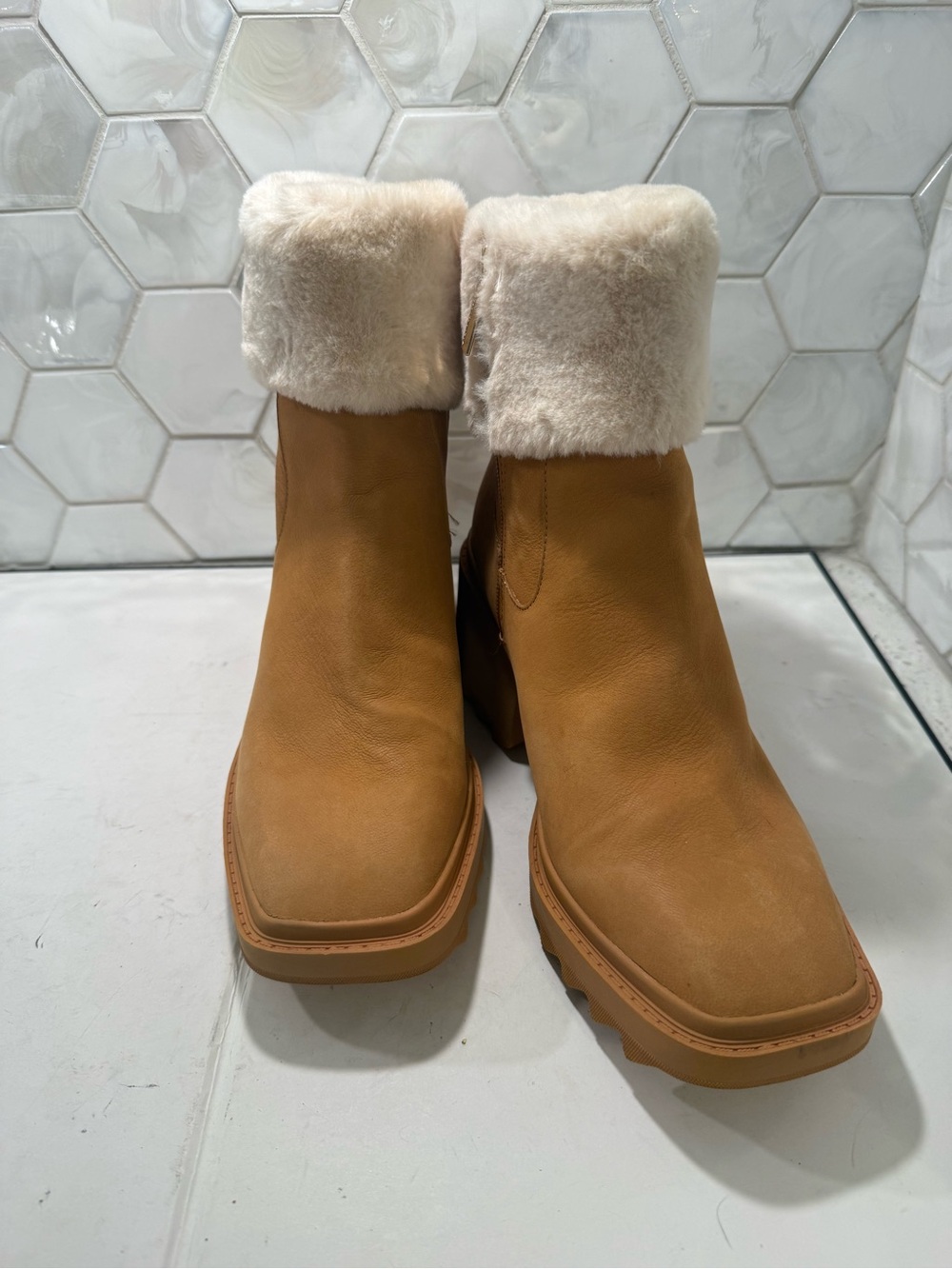 Karl Lagerfeld Paris Carey Fur Cuff Tan Suede Fashion Ankle Boots Sz 9.5 - Picture 7 of 15